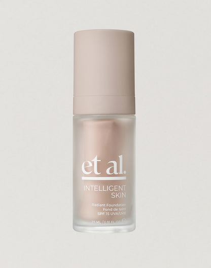 INTELLIGENT SKIN RADIANT FOUNDATION SPF 15 Shade 030N