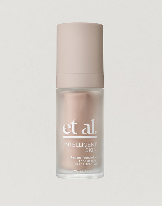 INTELLIGENT SKIN RADIANT FOUNDATION SPF 15 Shade 040C