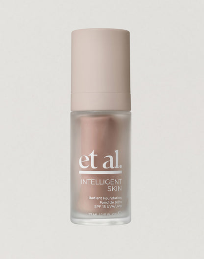 INTELLIGENT SKIN RADIANT FOUNDATION SPF 15 Shade 130C