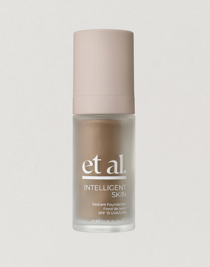 INTELLIGENT SKIN RADIANT FOUNDATION SPF 15 Shade 200W