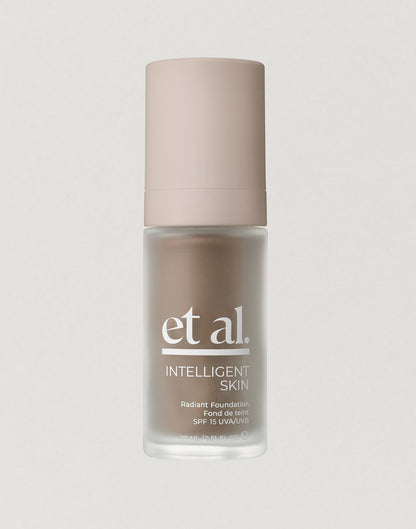 INTELLIGENT SKIN RADIANT FOUNDATION SPF 15 Shade 210W